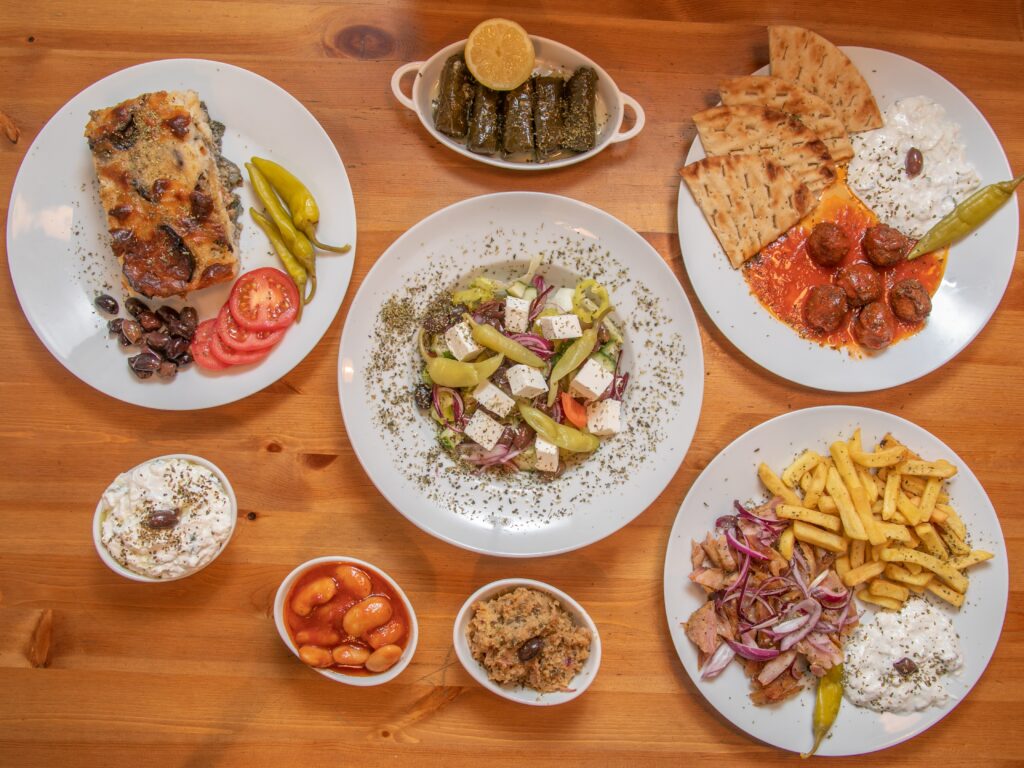  taverna athéna řecký stůl 003